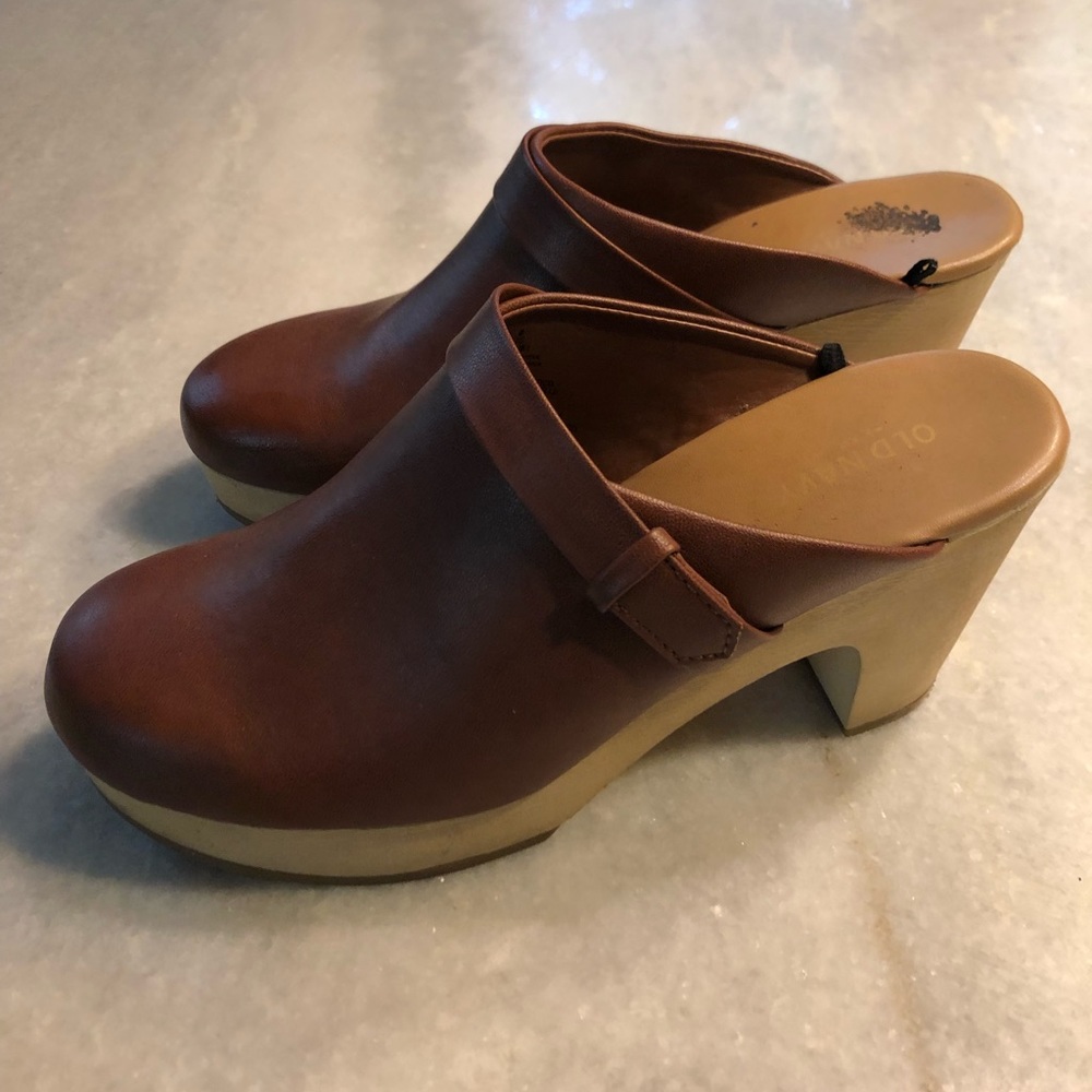 Old navy clogs